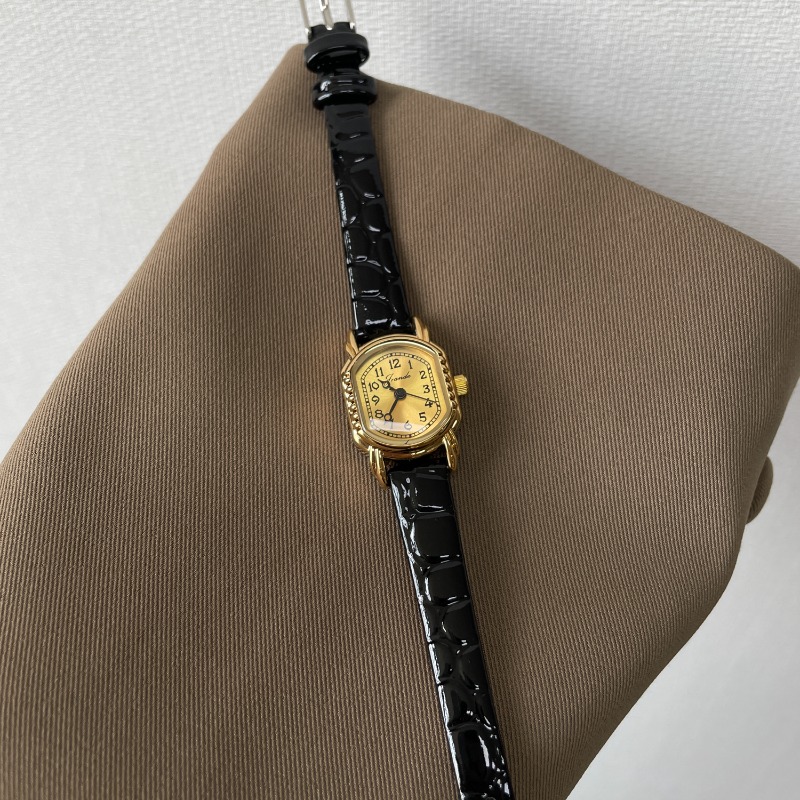 Vintage Oval Women's Quartz Wa - Luxury Watch Gold And Black ulasan dan harga
